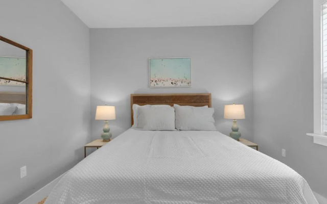 Southern Charm 4 Bedroom Home by Redawning