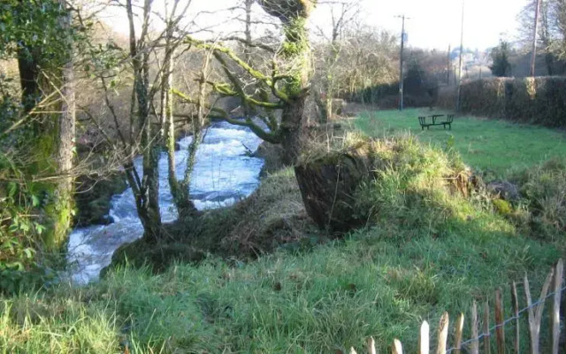 Nire Valley River Cottage