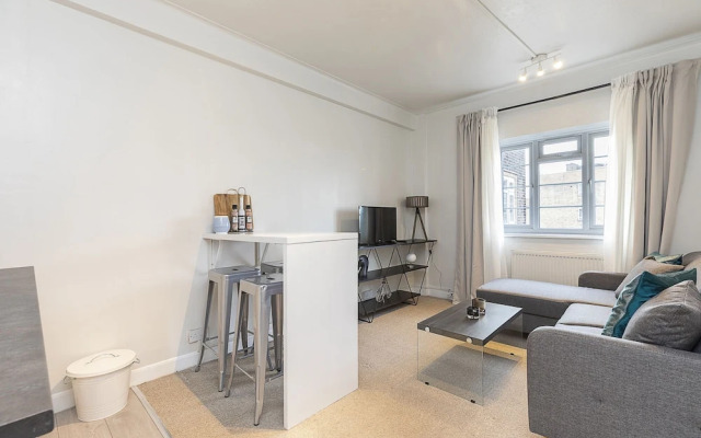 Imperial Suite in Swiss Cottage