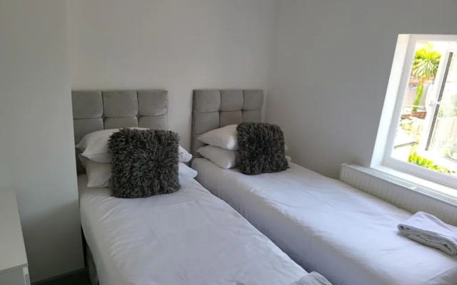 Vetrelax Colchester 3bedroom house