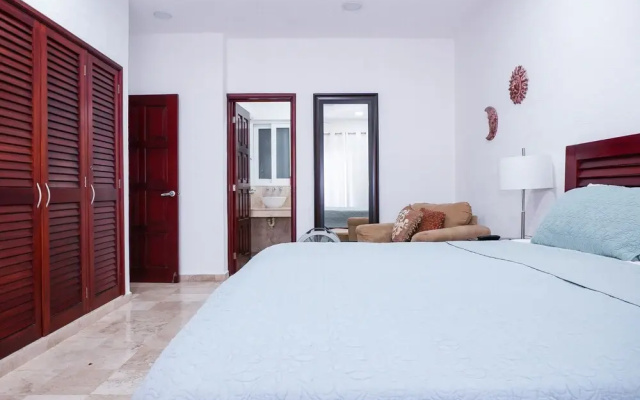 Magic Paradise A8 3 Bedroom Condo by RedAwning