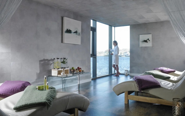 Ice House Hotel