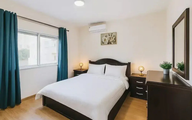 Central Family Apartment
