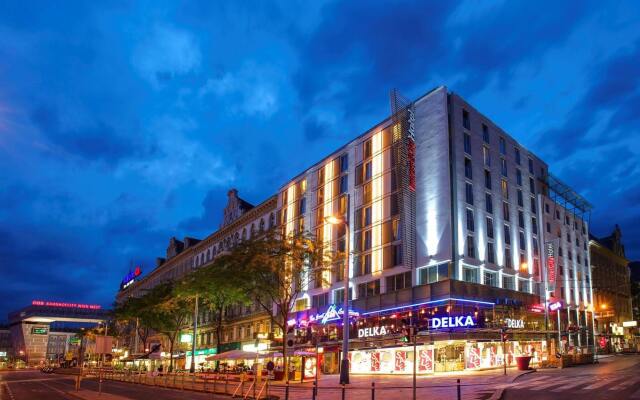 Отель IntercityHotel Wien Австрия, Вена - 3 отзыва об отеле, цены и фото номеров - забронировать отель IntercityHotel Wien онлайн вид на фасад