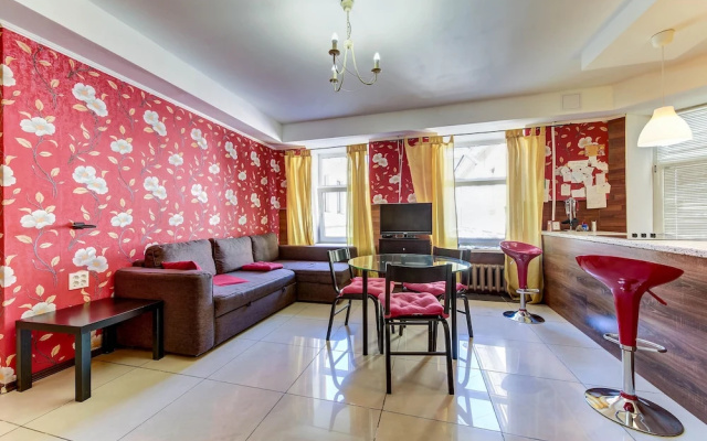 Home4day Apartment on Griboyedov Canal