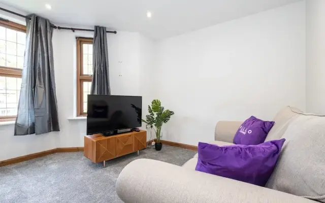 Cosy Spacious Duplex Apartment Near Salford Royal