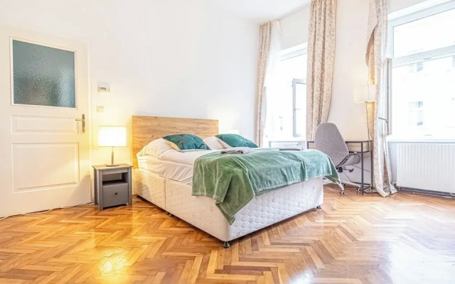 3BR Apt 15 Min from Landstraße Hub