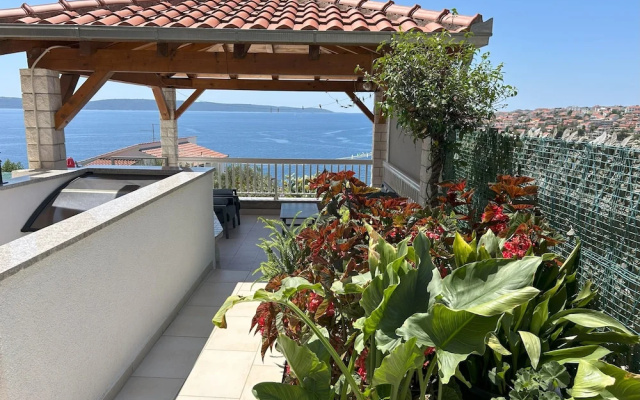 Heated Swimming Pool, Family Apartment With Panoramic sea View a1