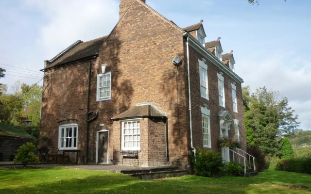 Calcutts House