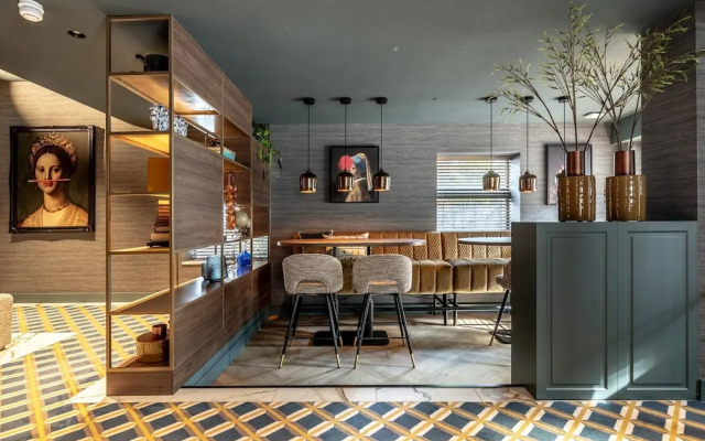 Modern Stay in Historic Delft