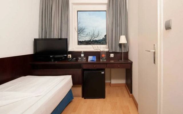 Mate Dependance Hotel