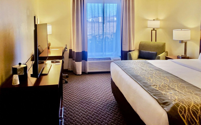 Comfort Inn & Suites Logan Near University