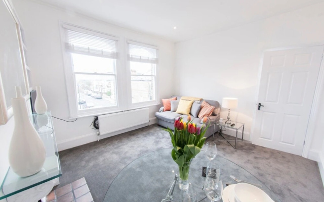 Newly Refurbished, Stylish 1BR Flat in Fulham