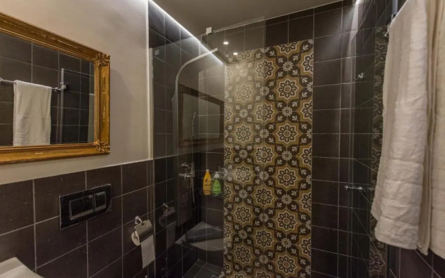 1571_ Suites A2