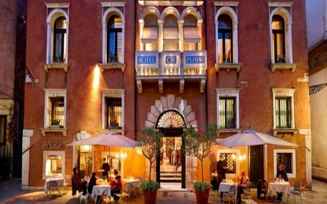 Ca Pisani Hotel вид на фасад