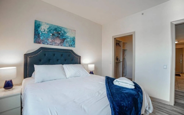 Gorgeous 2bd Condo Patio Gym Parking Coffee