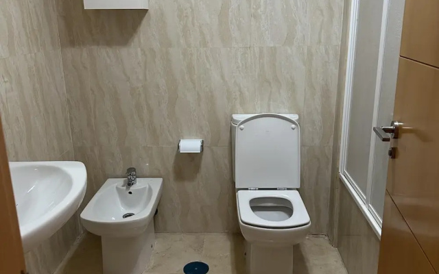 2 Bed-sleeps 4-private Patio-pool-aircon