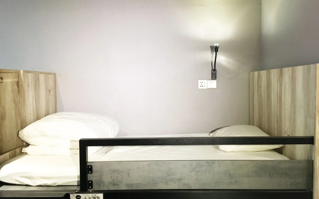 Lucky One Hostel