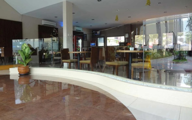 Metro Hotel