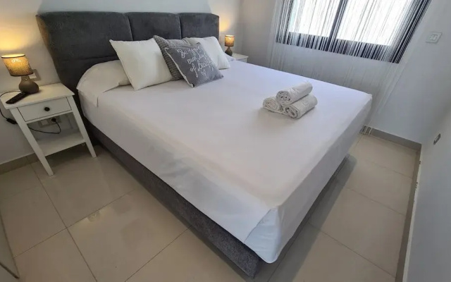 Luxury Villa for 6 Guests With Terrace