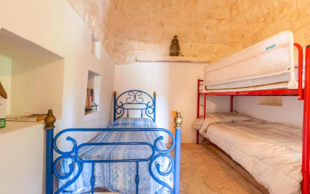 2496 Trullo Chiaro di Luna by Perle di Puglia