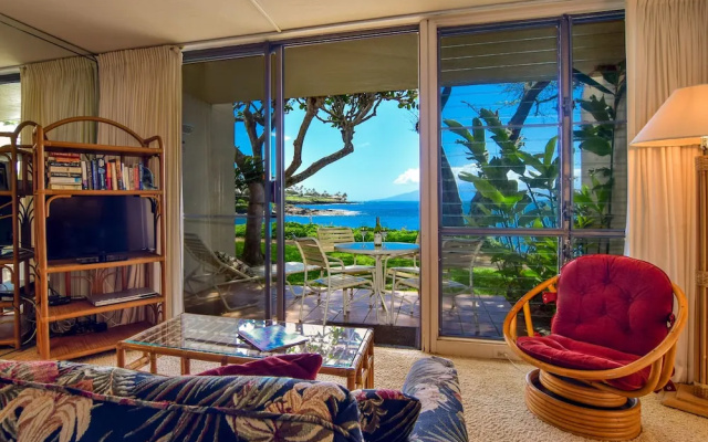 Napili Point A8 by RedAwning