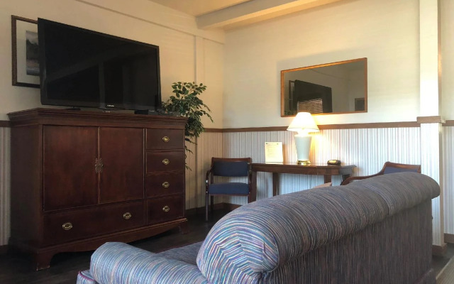 Timber Lodge Inn