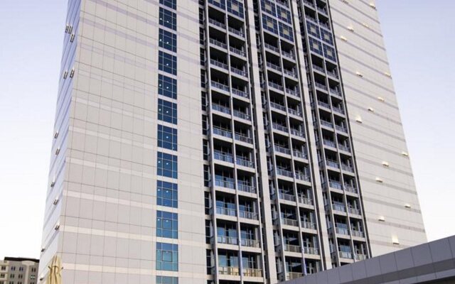 Отель Novotel Fujairah вид на фасад