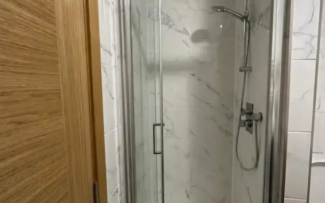 4 Guests - 2 Bedrooms - Quick Links Central London