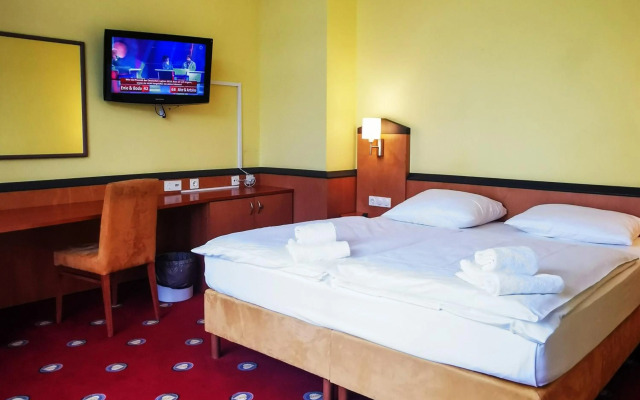 Plaza Hotel & Living Frankfurt