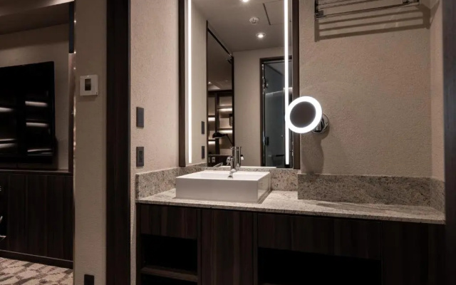 Y-HOTEL