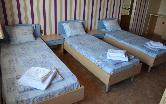 Отель Guest House Rubin 2 Болгария, Свети Влас - отзывы, цены и фото номеров - забронировать отель Guest House Rubin 2 онлайн комната для гостей
