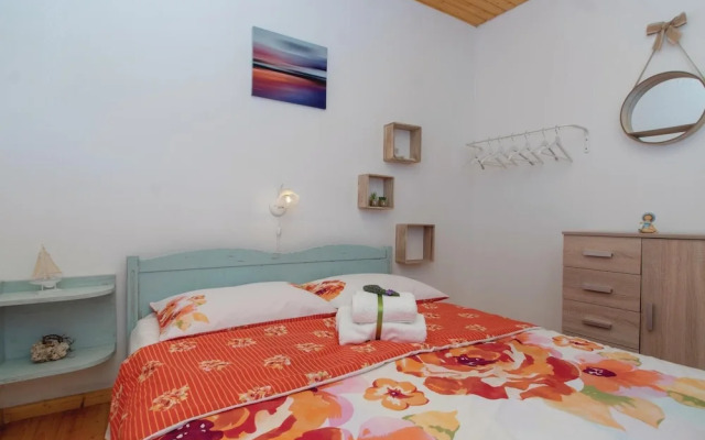 Amazing Home in Grscica With 2 Bedrooms and Wifi