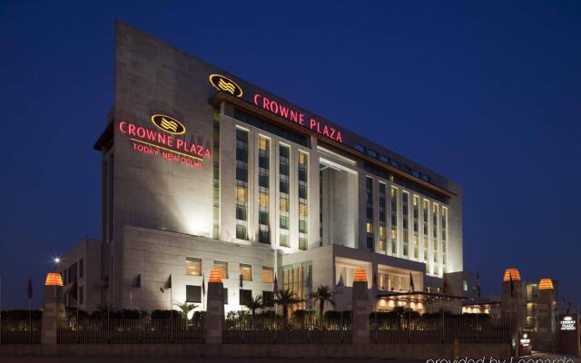 Crowne Plaza Hotel New Delhi Okhla вид на фасад