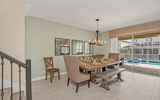 Large Villa, Private Pool+game Room+movie Theater!