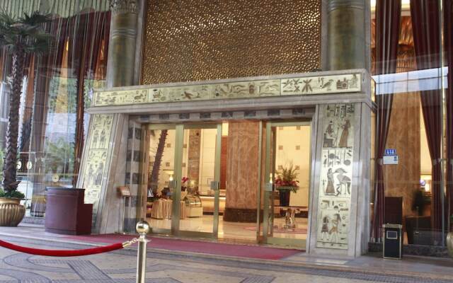 Royal Mediterranean Hotel вид на фасад