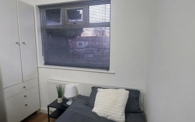 Hull 3bed House-driveway-garden-familyfriendly