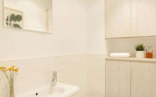 Charming and Stone Throw to Guggenheim & Old Town