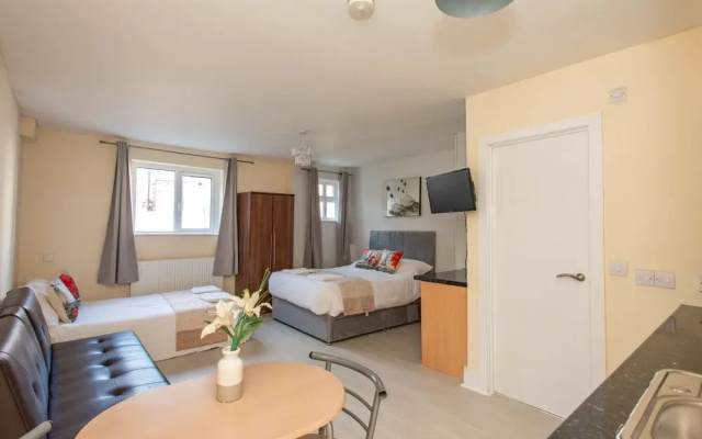 Newly Refurbished Studio, 20mins to London Bridge