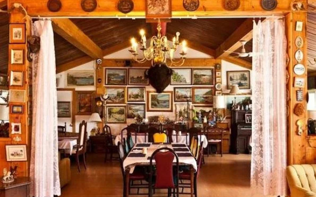 Top Notch Restaurant & Motel