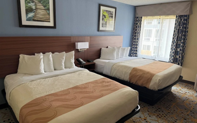 Holiday Lodge Hotel & Conference Center