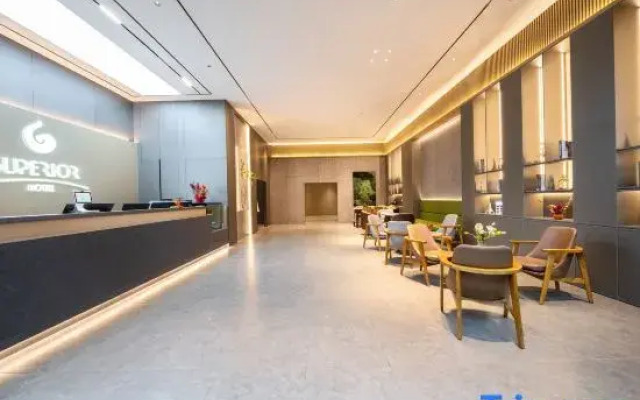 S Hotel