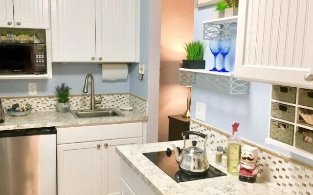 The Tradewinds Condo/Hotel