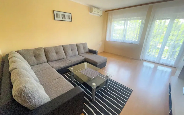 Apartment Combaj 2