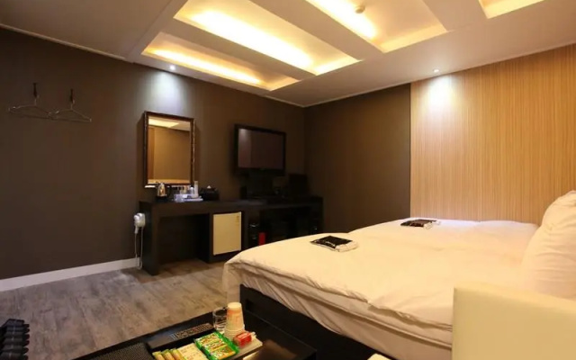 Hotel Moon