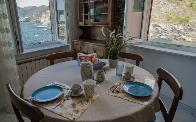 Maemuna Sea View Apartment