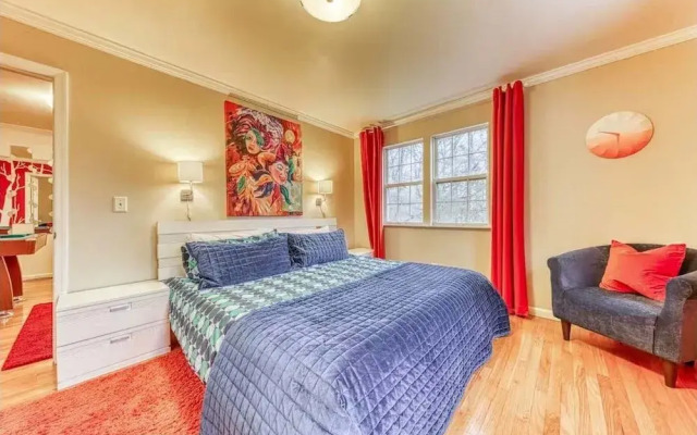 Peaceful Getaway 3 Bedroom Home by Redawning