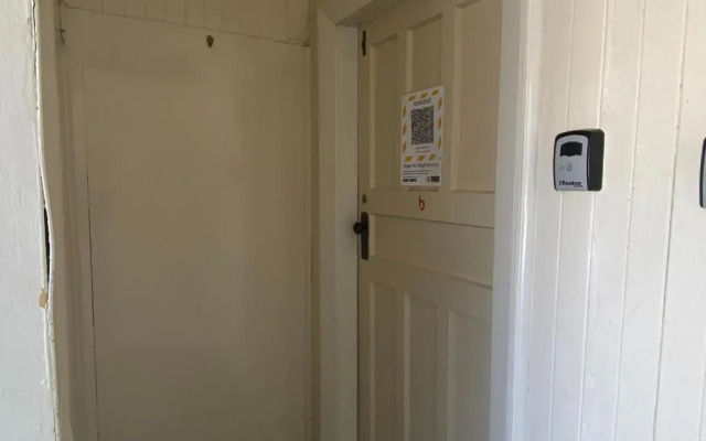 15b Jollies Pass Rd