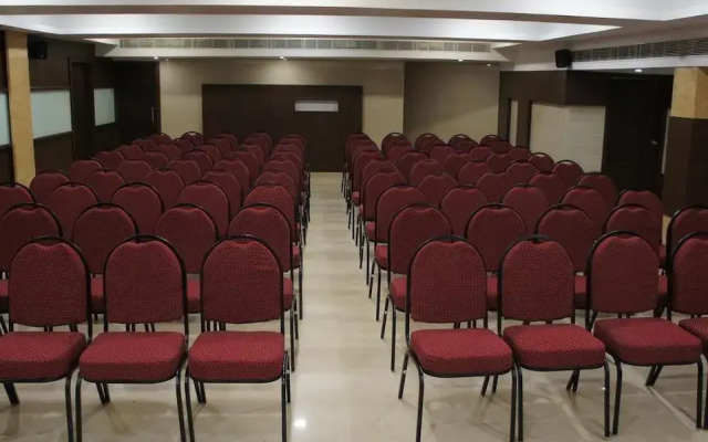 Hotel Raj Towers