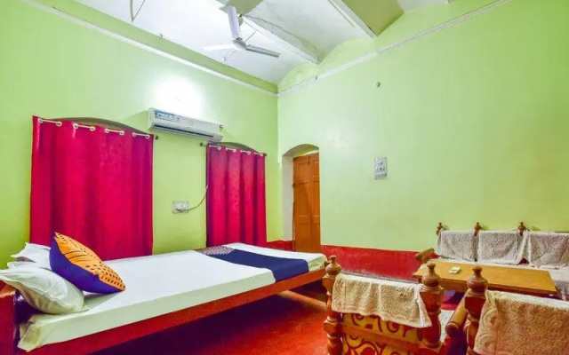 SPOT ON 64844 Shashi Prabha Palace
